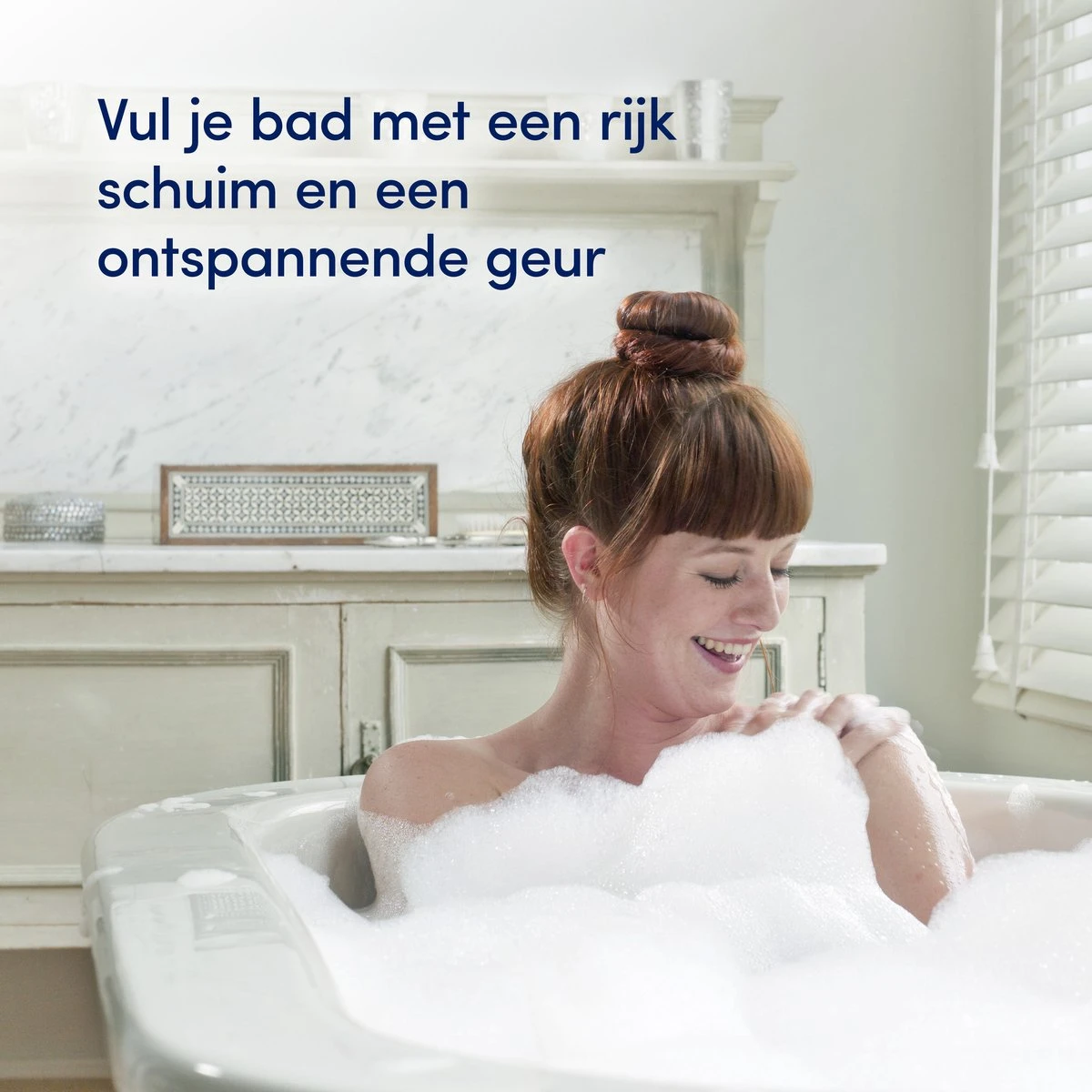 Dove Caring Bath Amandelmelk & Hibiscus Badcrème - 6 X 450 Ml - Voordeelverpakking 6 Dove Caring Bath Amandelmelk & Hibiscus Badcrème - 6 X 450 Ml - Voordeelverpakking - Afbeelding 4