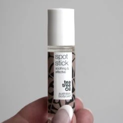 Australian Bodycare Spot Stick 9 Ml - Roll-on Stick Met Tea Tree Olie Tegen Mee-eters, Puistjes En Pukkels - Eerste Hulp Bij Opkomende Puistjes 15 Australian Bodycare Spot Stick 9 Ml - Roll-on Stick Met Tea Tree Olie Tegen Mee-eters, Puistjes En Pukkels - Eerste Hulp Bij Opkomende Puistjes -Verzorgingsproducten 1200x1200 2400