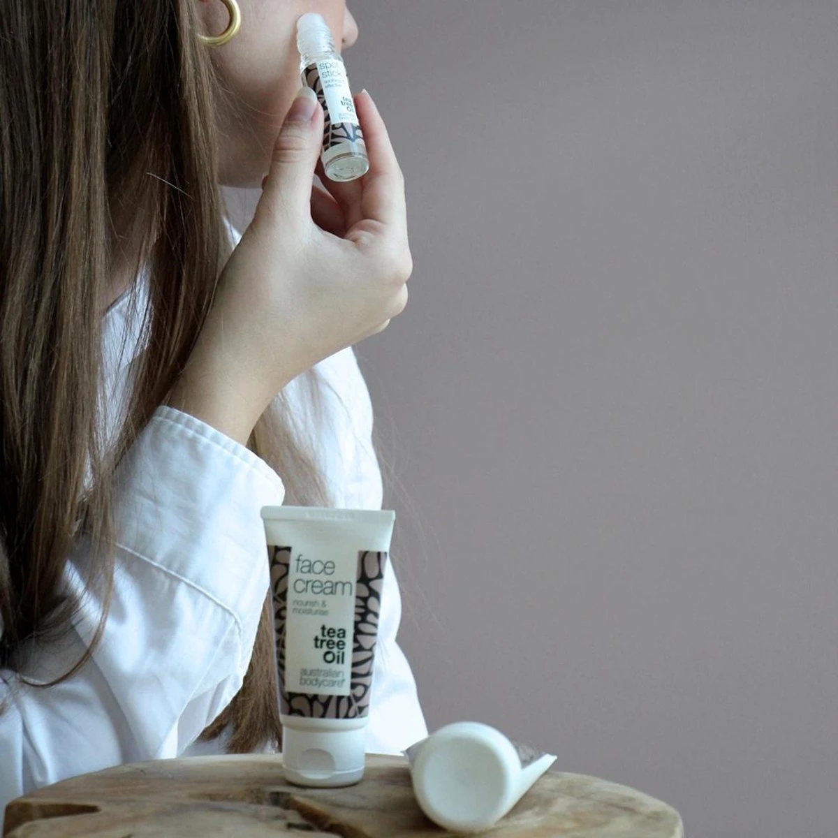 Australian Bodycare Spot Stick 9 Ml - Roll-on Stick Met Tea Tree Olie Tegen Mee-eters, Puistjes En Pukkels - Eerste Hulp Bij Opkomende Puistjes 9 Australian Bodycare Spot Stick 9 Ml - Roll-on Stick Met Tea Tree Olie Tegen Mee-eters, Puistjes En Pukkels - Eerste Hulp Bij Opkomende Puistjes - Afbeelding 7