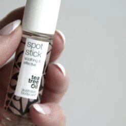 Australian Bodycare Tea Tree Olie Stick - Tea Tree Stick Tegen Onzuiverheden Voor Vlekjes, Puistjes En Een Vette, Acne-gevoelige Huid Met Australische Tea Tree Olie Van Hoge Kwaliteit (goedgekeurd Door Farmaceuten), 3 X 9 Ml. 15 Australian Bodycare Tea Tree Olie Stick - Tea Tree Stick Tegen Onzuiverheden Voor Vlekjes, Puistjes En Een Vette, Acne-gevoelige Huid Met Australische Tea Tree Olie Van Hoge Kwaliteit (goedgekeurd Door Farmaceuten), 3 X 9 Ml. -Verzorgingsproducten 1200x1200 2417