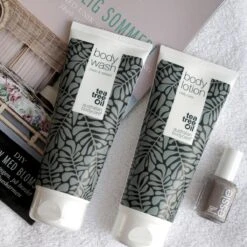 Australian Bodycare Body Lotion 200 Ml - Bodylotion Met Tea Tree Olie Verzorgt En Voorkomt Een Onzuivere En Droge Huid - Vermindert Vlekjes, Puistjes, Jeuk, Jeugdpuistjes, Lichaamsgeurtjes & Zweetvoeten - Geschikt Voor Vrouwen & Mannen -Verzorgingsproducten 1200x1200 767