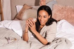 Sally Hansen Instant Cuticle Remover - Nagelriemverzorging -Verzorgingsproducten 1200x800 1