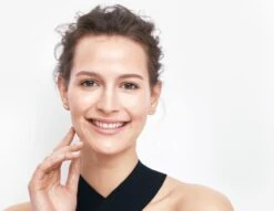 Olay Cleanse Detox & Glow - Dagelijkse Scrub - Met Vitamine E En Provitamine B5 - Mild Voor De Huid - Voor Dagelijks Gebruik - 150ml -Verzorgingsproducten 1200x927 2