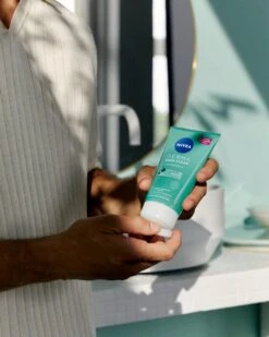 NIVEA Derma Active Skin Clear Anti-blackheads Scrub - 150ml -Verzorgingsproducten 960x1200 81